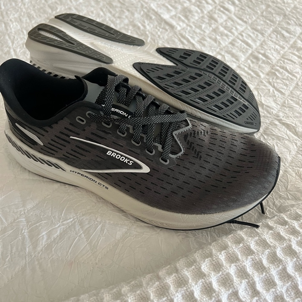 Brooks Hyperion Black Running Shoes